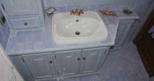 Mobile-bagno-in legno classico-celeste design esclusivo